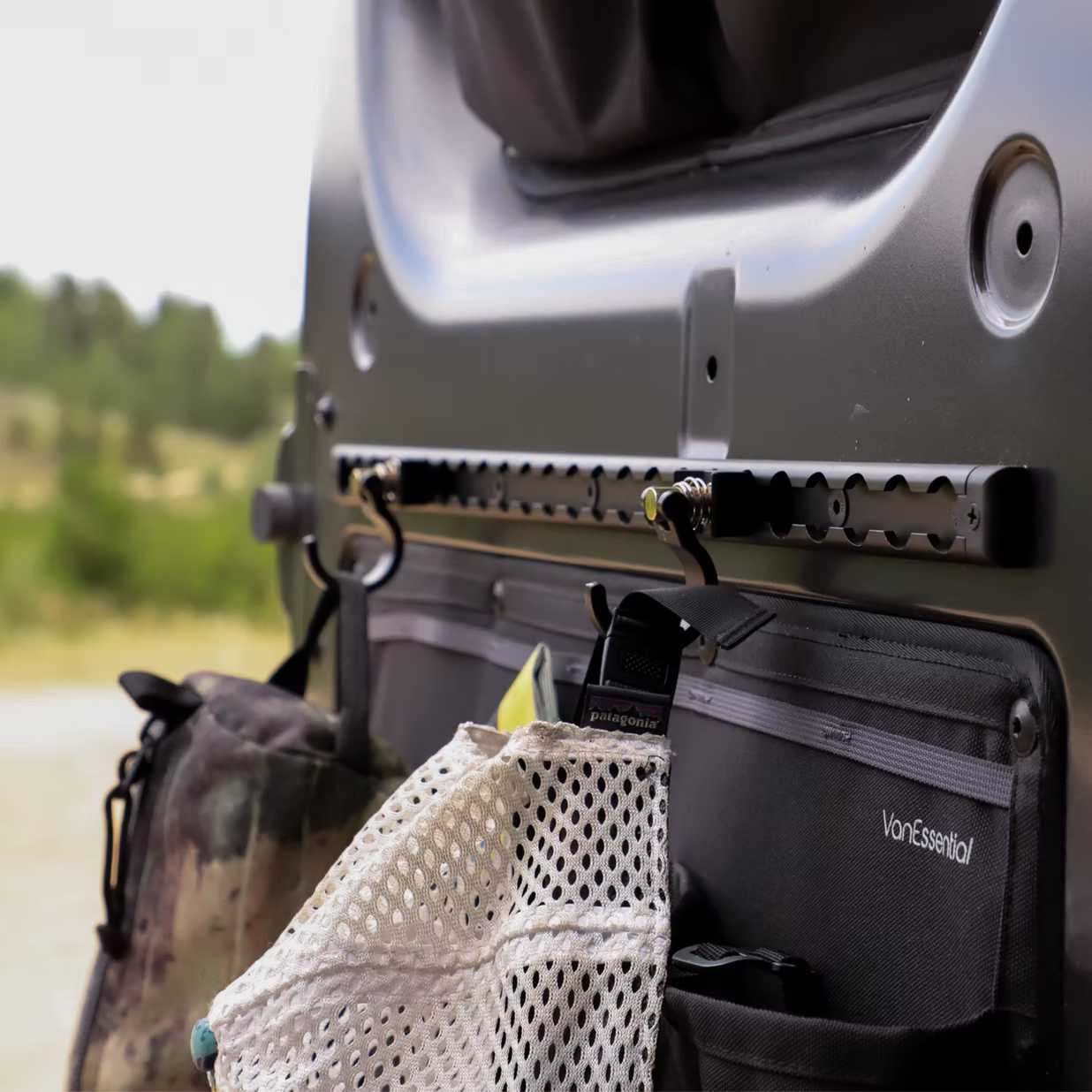 Venture L-Track Adjustable Single Stud with Stainless Steel Ring (4 Pack)