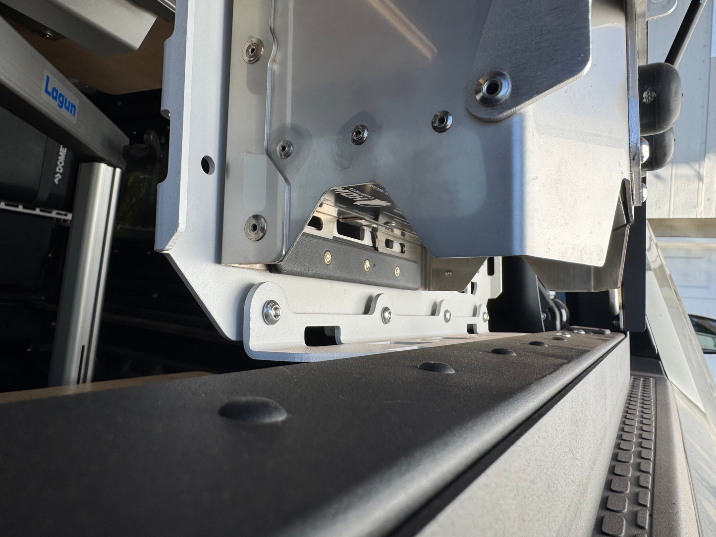 Howl R1 Quick Release Mount - Super Pacific