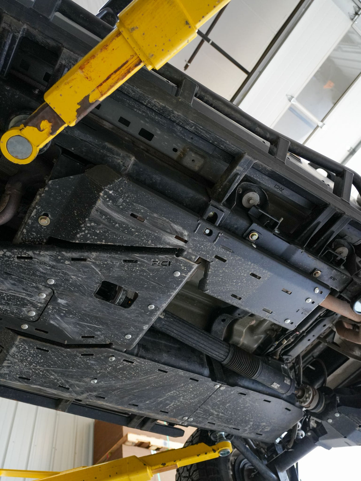 Exhaust Skid Plate | 20+ JT - 3/16" Steel - Black Powdercoat