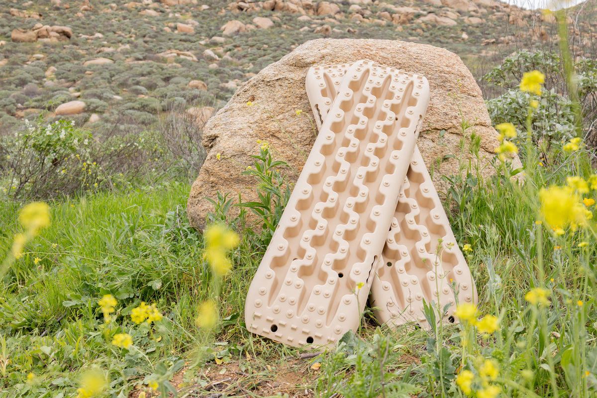 DV8 Xtract Traction Boards Pair Tan