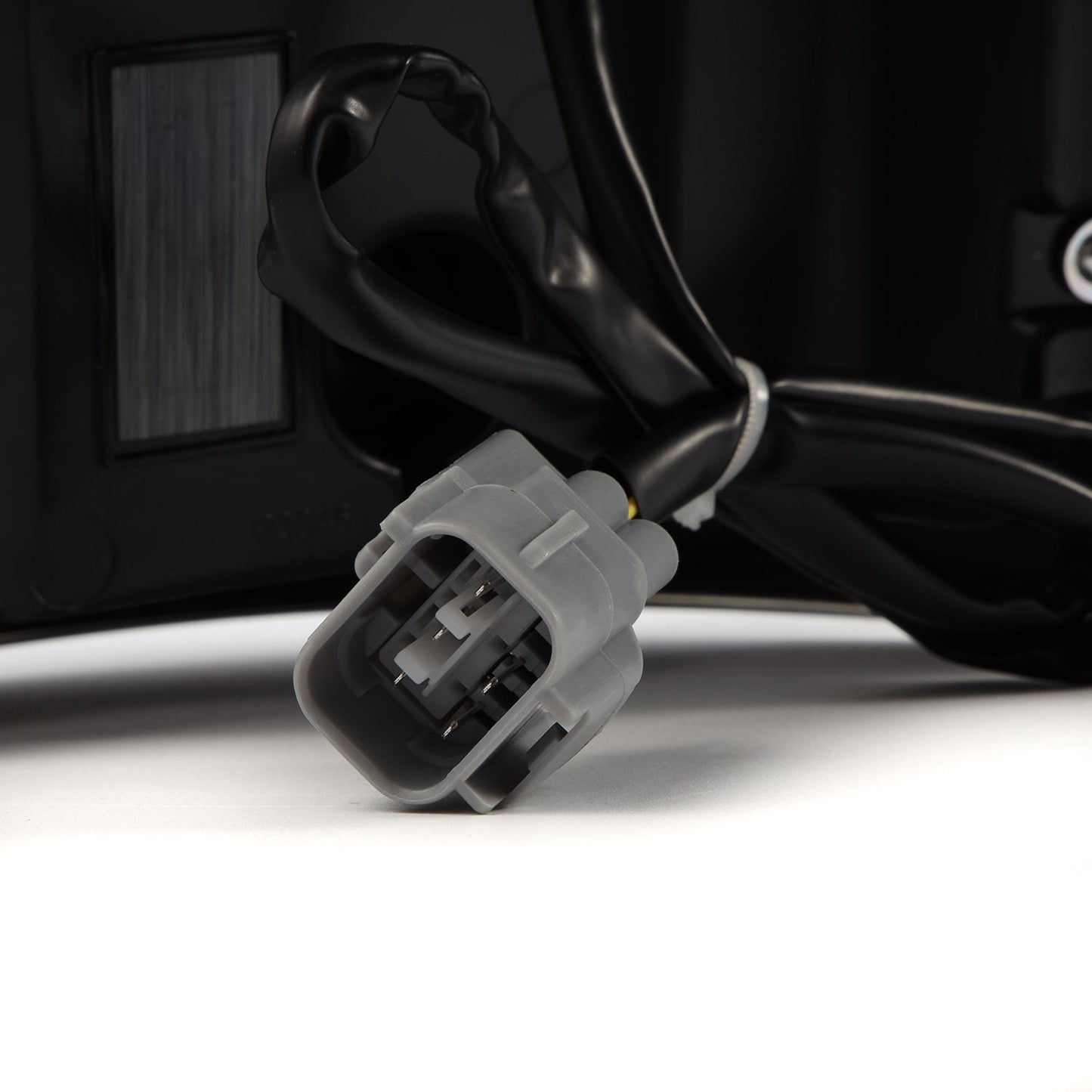 07-13 Toyota Tundra LUXX-Series LED Tail Lights Black | AlphaRex