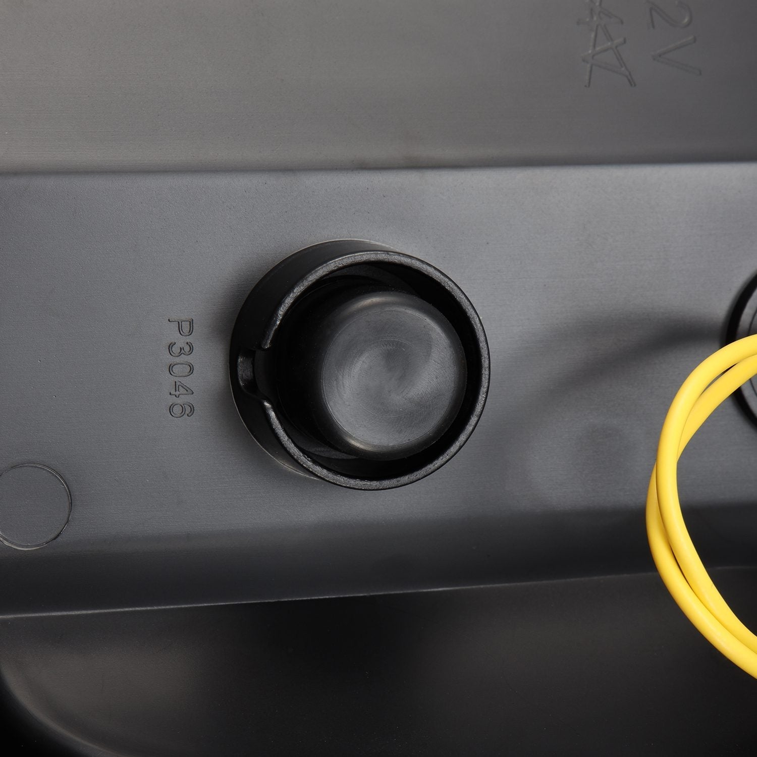 07-13 Toyota Tundra LUXX-Series LED Tail Lights Black | AlphaRex