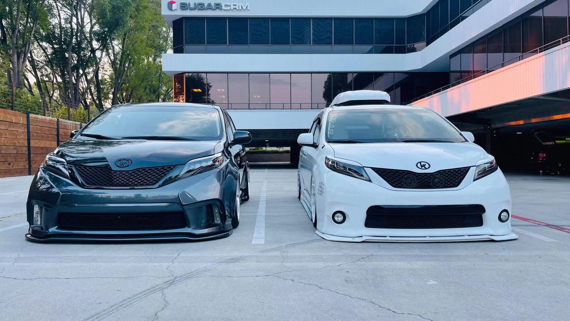 11-20 Toyota Sienna LUXX-Series Projector Headlights Black | AlphaRex