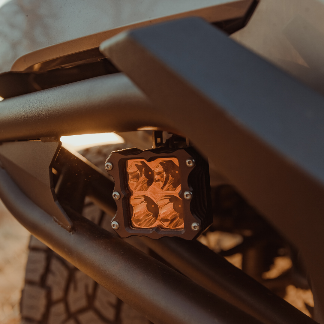 Heretic 6 Series Quattro Light: Black Bezel | Stain Less | Combo Reflector | Amber Lens