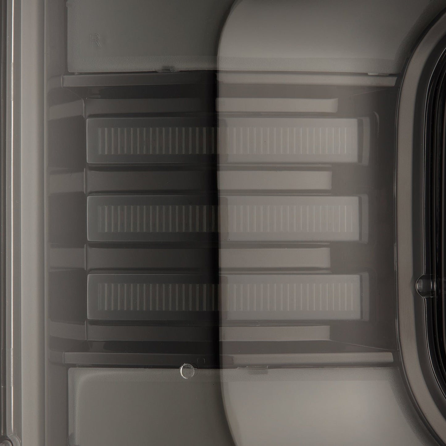 19-25 Chevrolet Silverado 1500 / 20-25 Silverado 2500HD/3500HD LUXX-Series LED Tail Lights Alpha-Black | AlphaRex