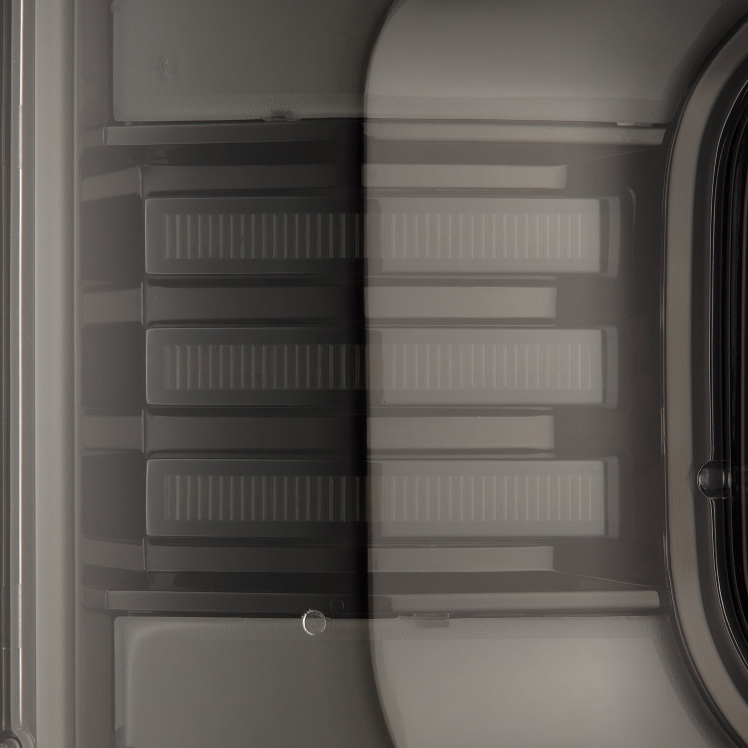 19-25 Chevrolet Silverado 1500 / 20-25 Silverado 2500HD/3500HD LUXX-Series LED Tail Lights Alpha-Black | AlphaRex