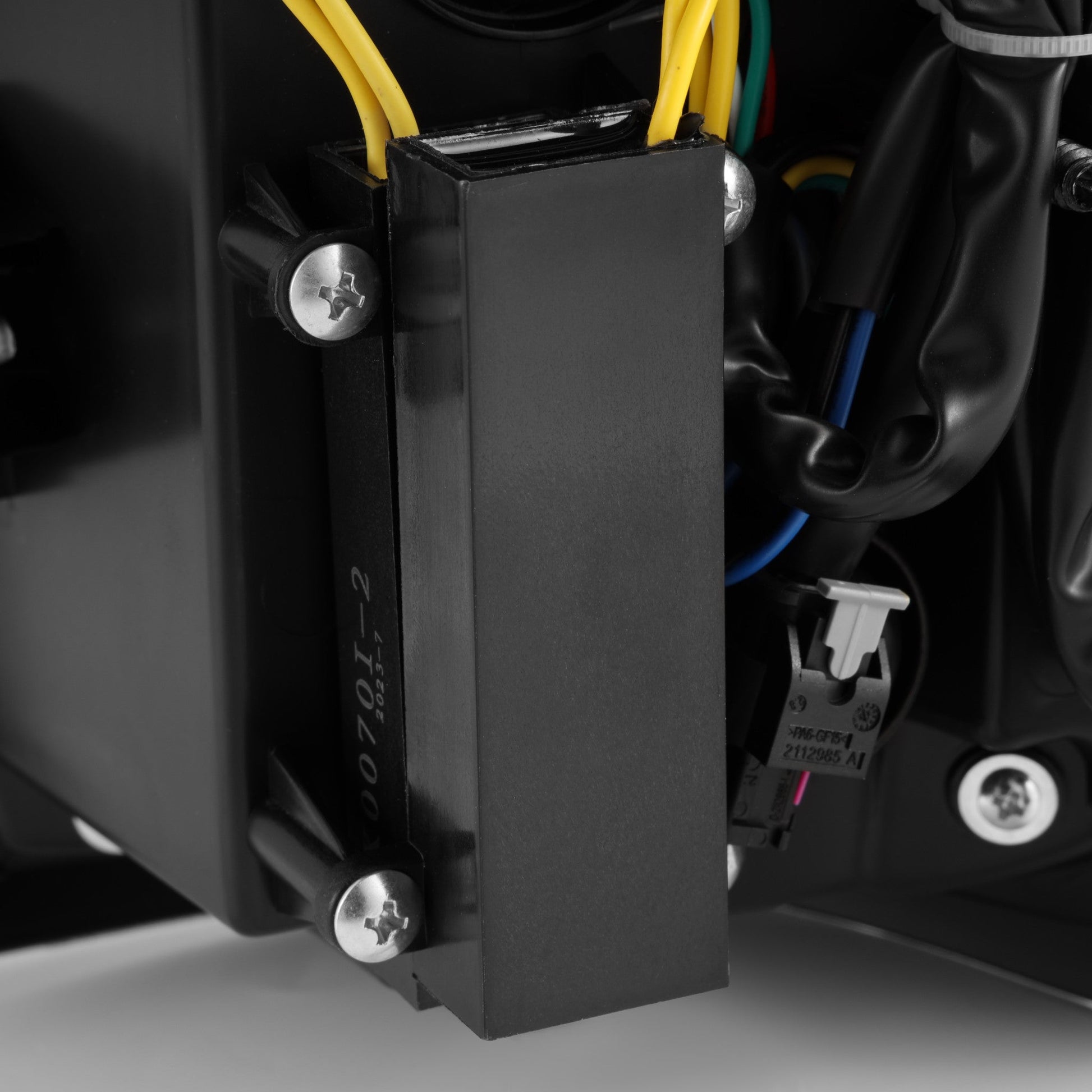 19-25 Chevrolet Silverado 1500 / 20-25 Silverado 2500HD/3500HD LUXX-Series LED Tail Lights Alpha-Black | AlphaRex