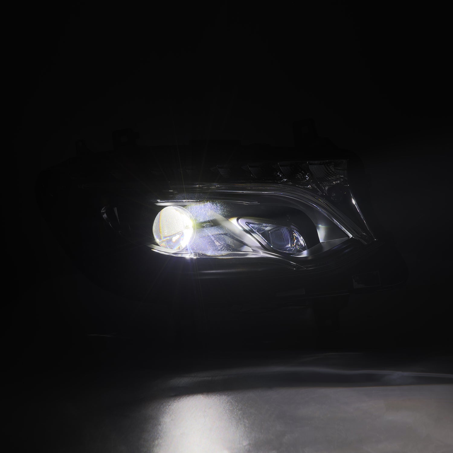 19-25 Mercedes-Benz Sprinter LUXX-Series LED Projector Headlights Black | AlphaRex
