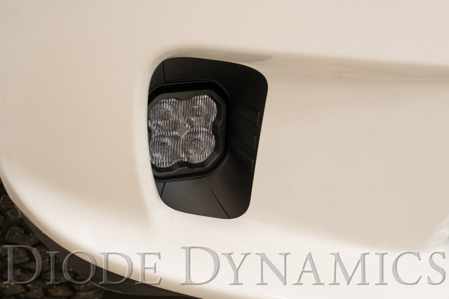 2013_ram_1500_ss3_pro_white_fog_vertical_studio_close_off.jpg