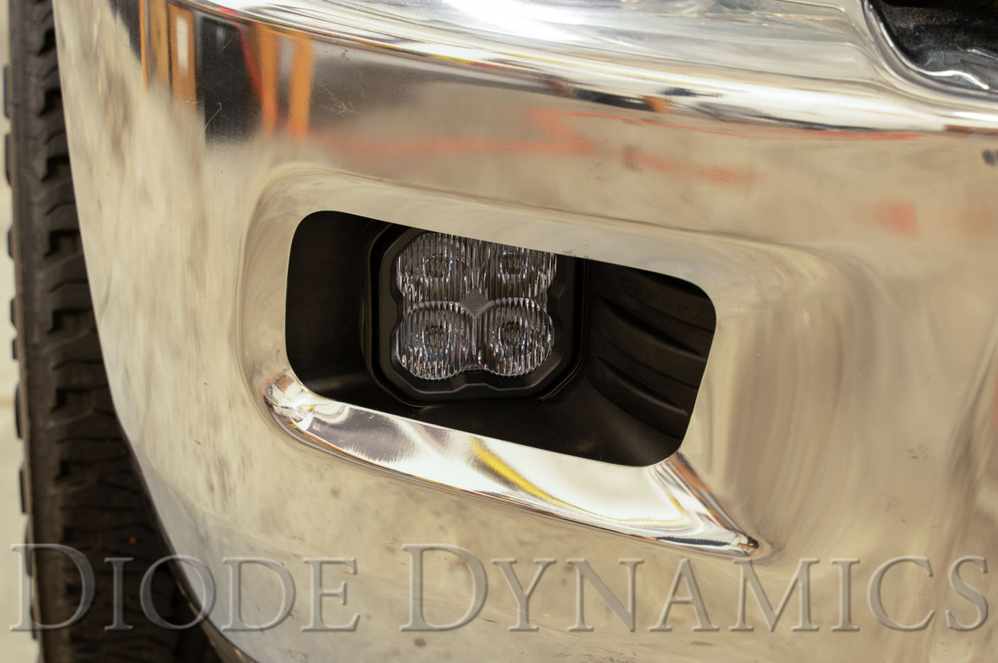 2014_ram_2500_ss3_pro_white_fog_horizontal_studio_close_off.jpg