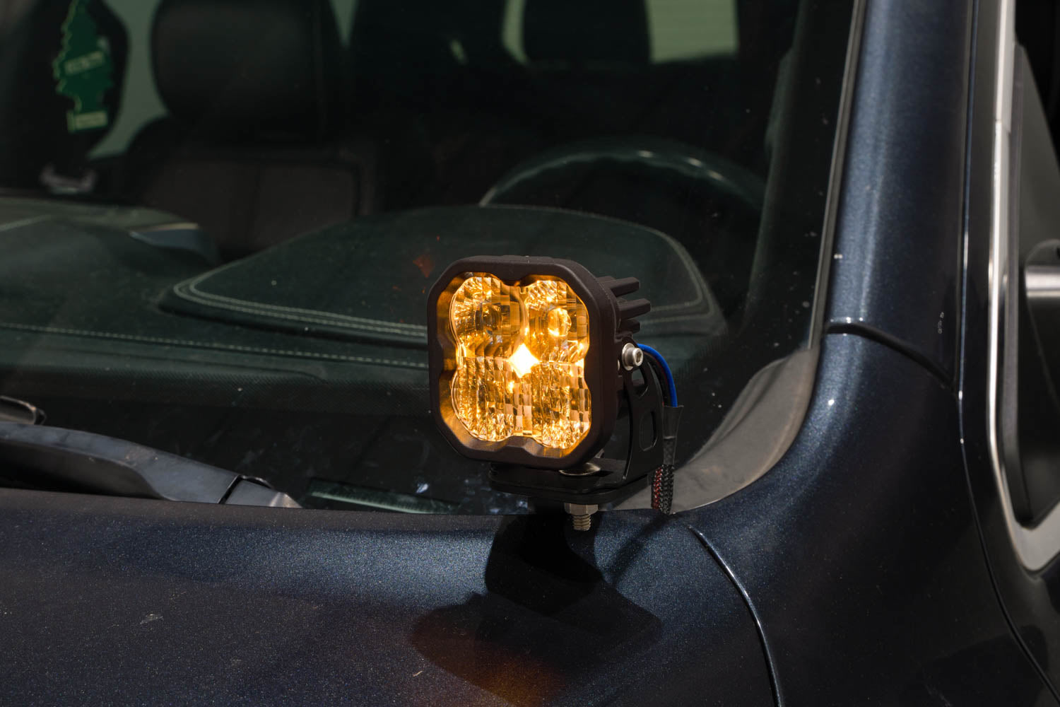 2019_ram_1500_limited_studio_close_ditch_ss3_amber.jpg