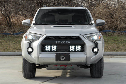 2020_4runner_ss5_4pod_creative_straight_on_ss3_fog_hl_lowbeam.jpg