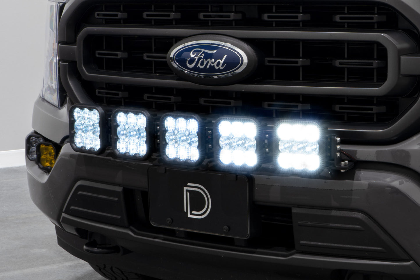 2021_ford_f150_grille_kit_studio_driver_on.jpg