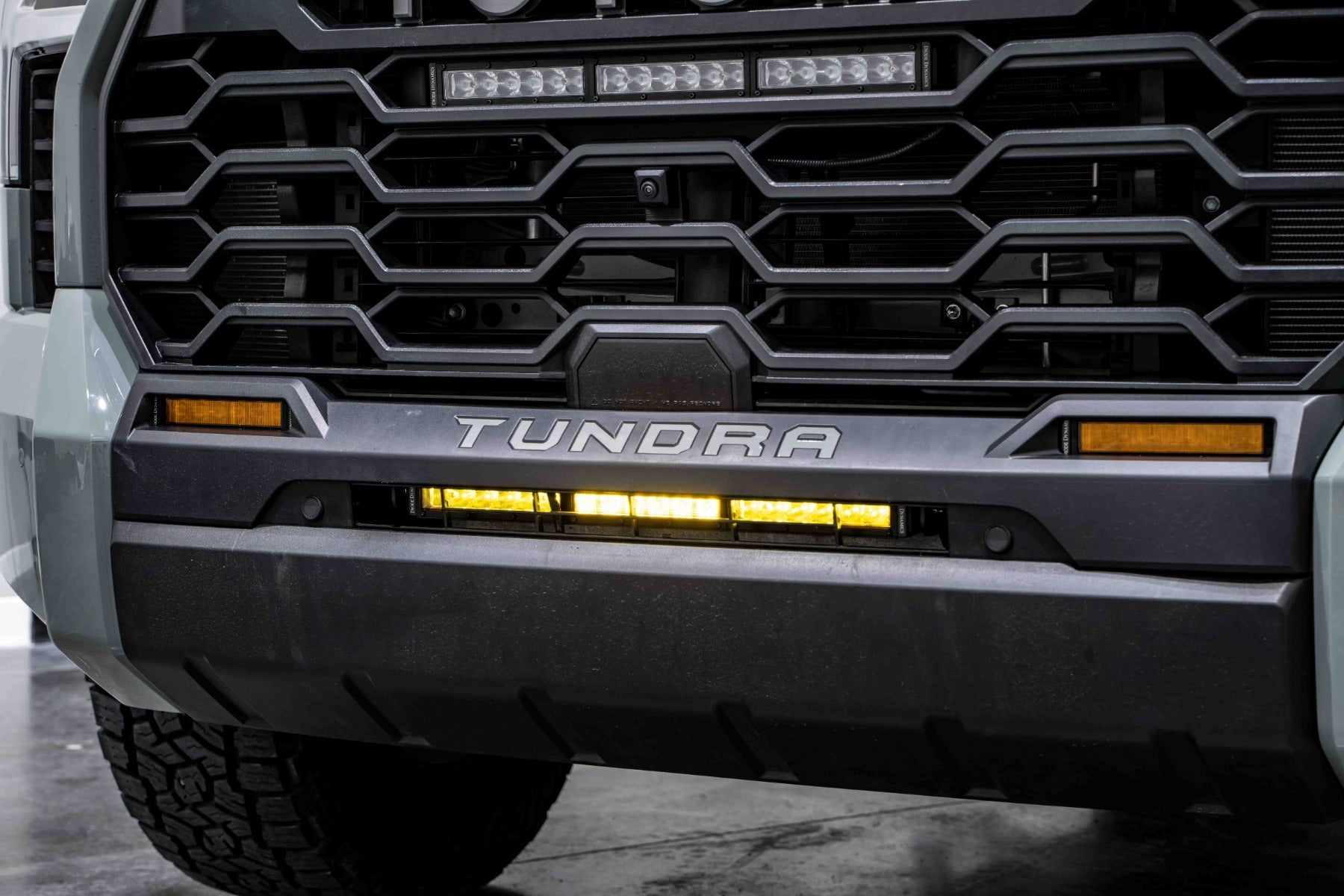 2022_toyota_tundra_studio_angle_close_stealth_lightbar_on.jpg