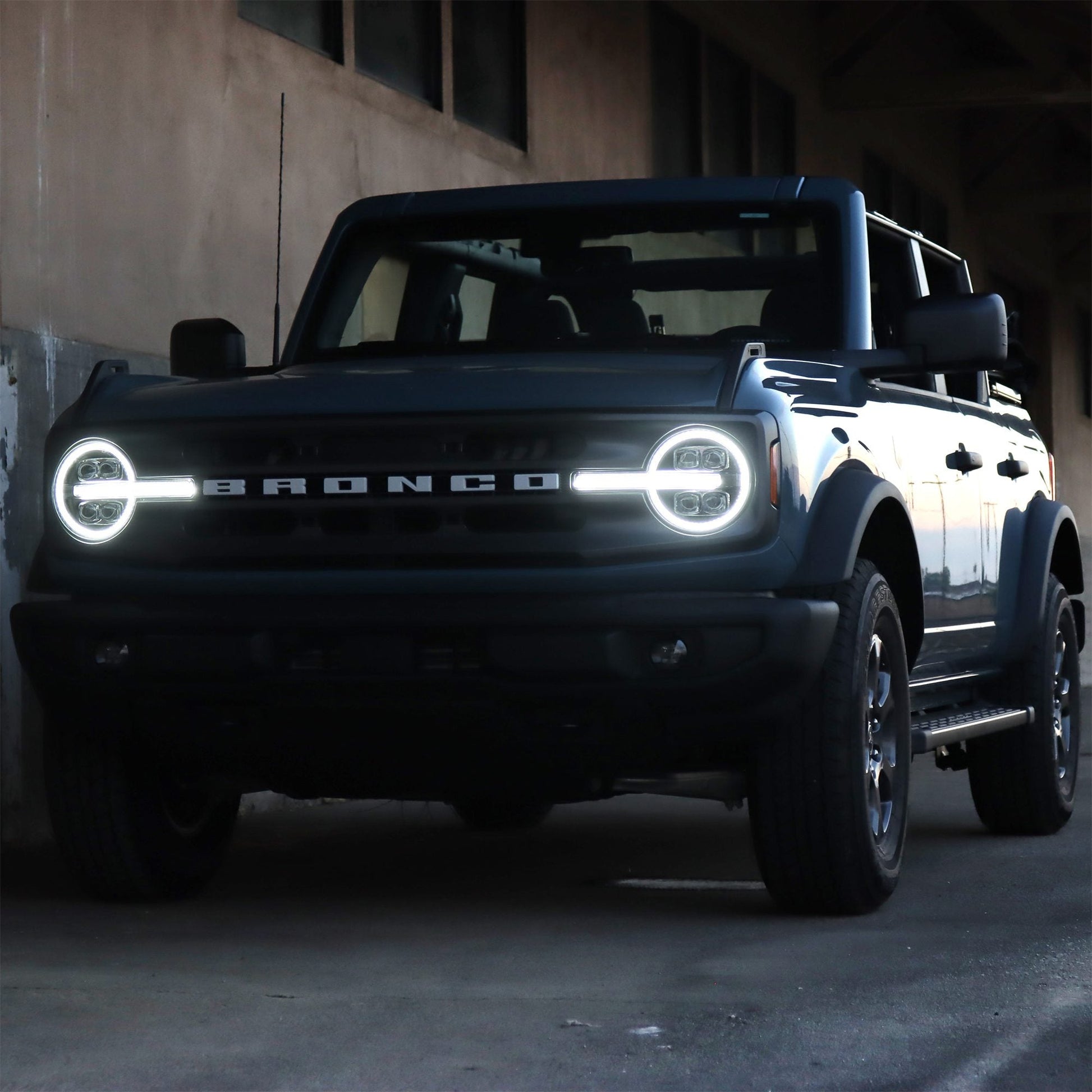 21-25 Ford Bronco / 22-25 Ford Bronco Raptor NOVA-Series LED Projector Headlights Alpha-black | AlphaRex