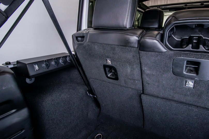 2018-2023 4-Door Jeep Wrangler Outlet Box