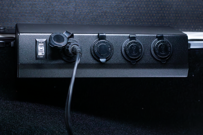 2018-2023 4-Door Jeep Wrangler Outlet Box