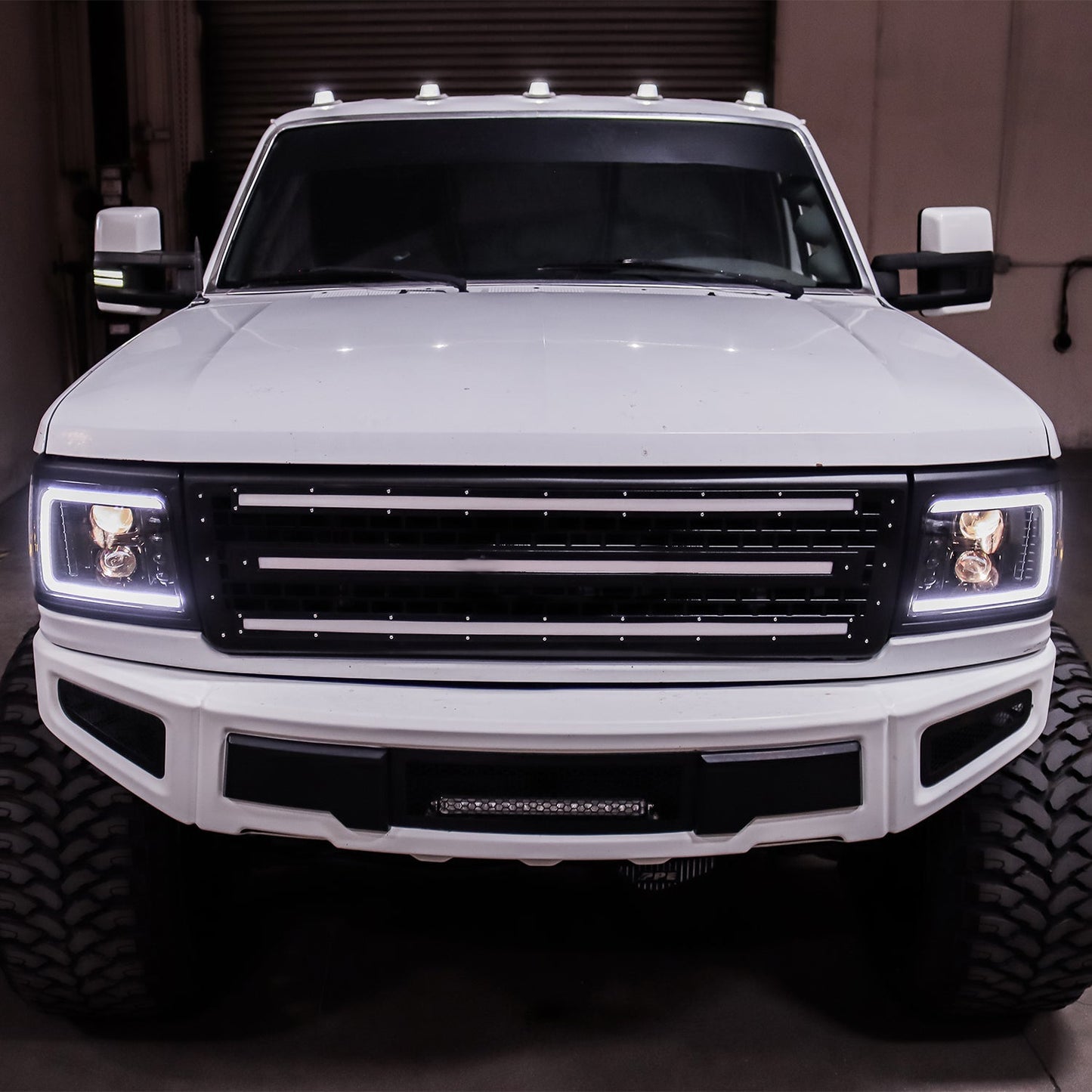 92-96 Ford F-Series/Bronco LUXX-Series LED Projector Headlights Chrome | AlphaRex