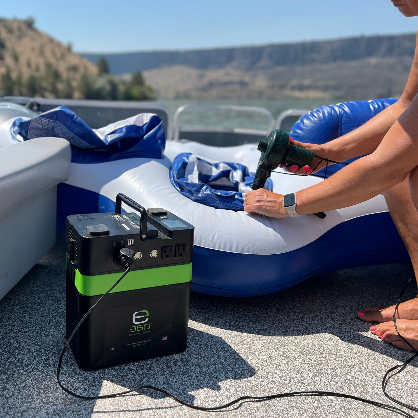 Aura PowerCap 600W Inverter with Bluetooth SmartTalk™