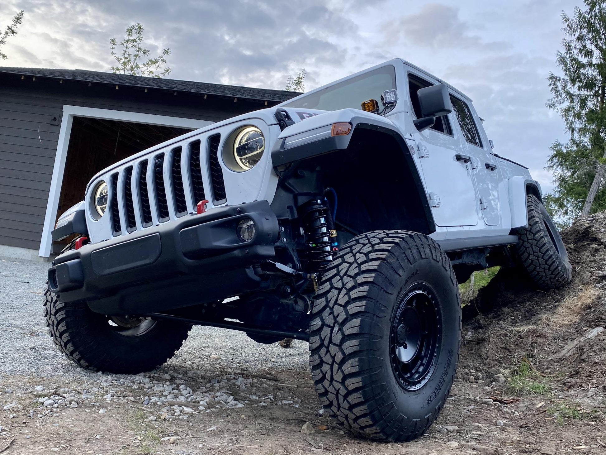 Jeep Gladiator 2.5 Inch Premium Lift Kit 2020+ JT Clayton Off Road