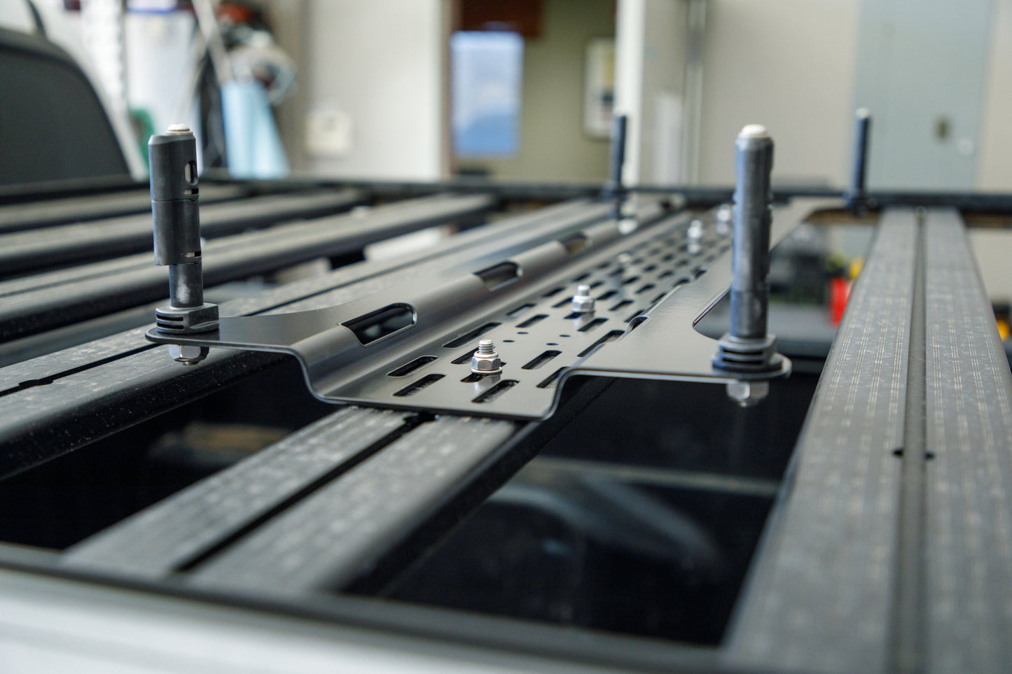 Overland Kitted Universal Mounting Plate for MAXTRAX® MKII and XTREME