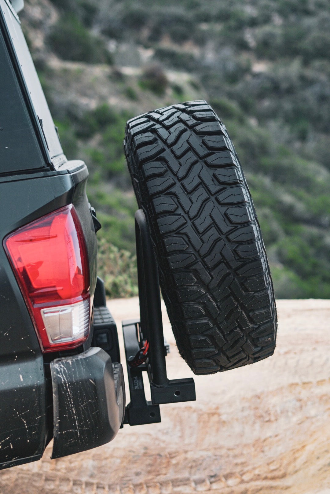 UltraSwing™ Multi-Fit Spare Tire Hitch Mount | RiGd Supply