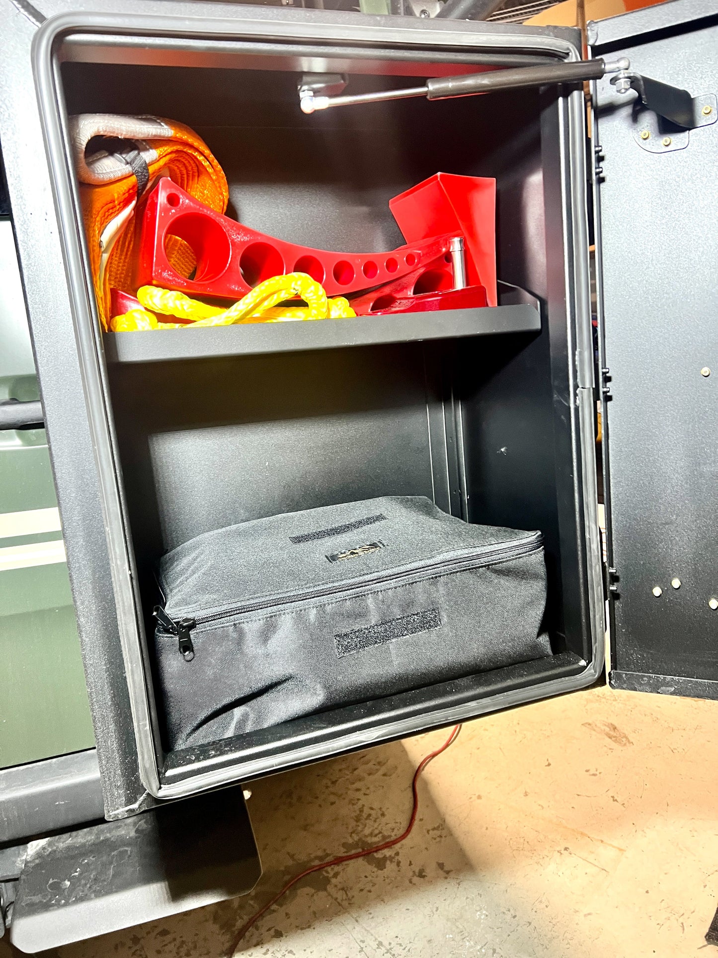 EXPEDITION BOX-LARGE Divider Storage Bags