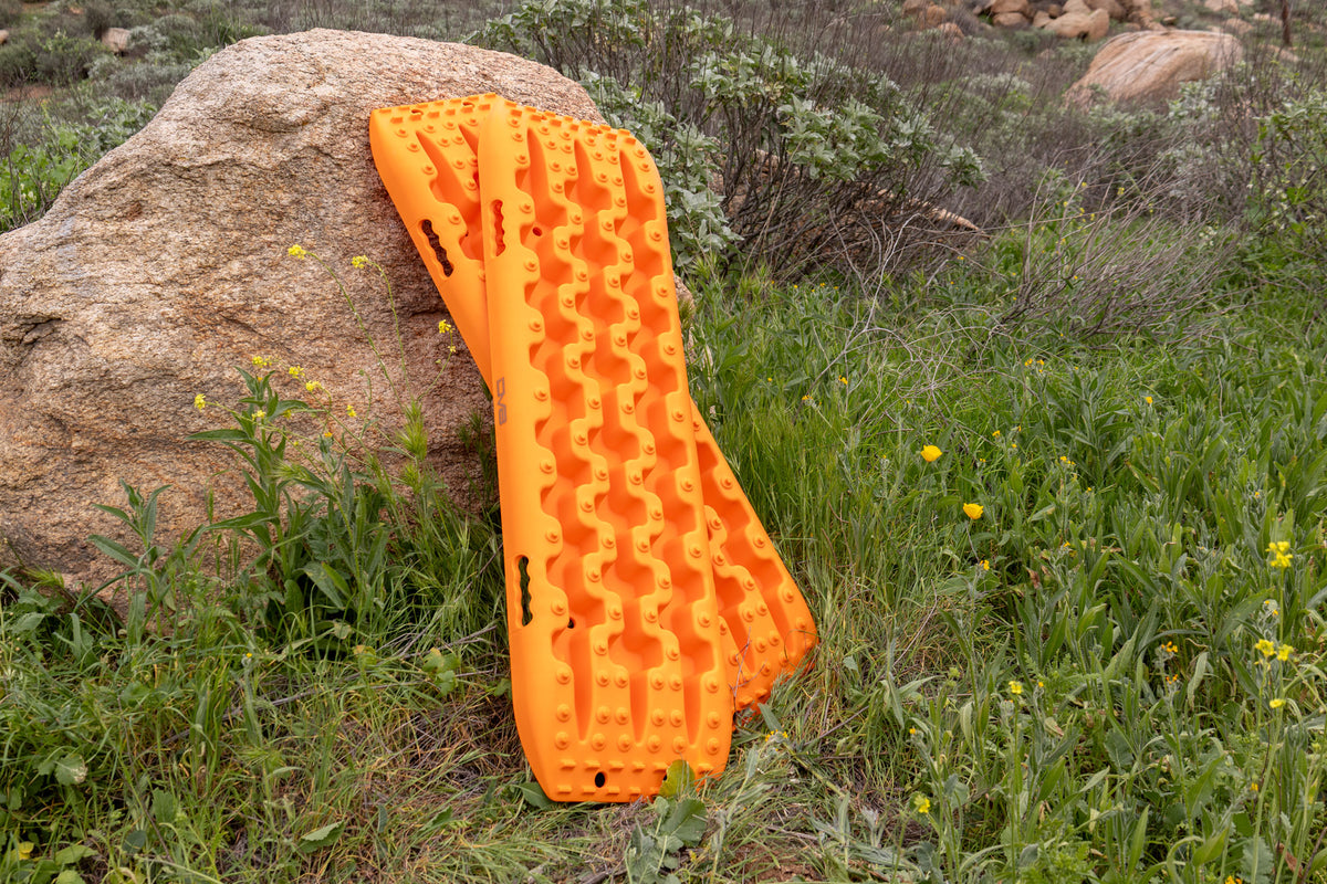 DV8 Xtract Traction Boards Pair Orange
