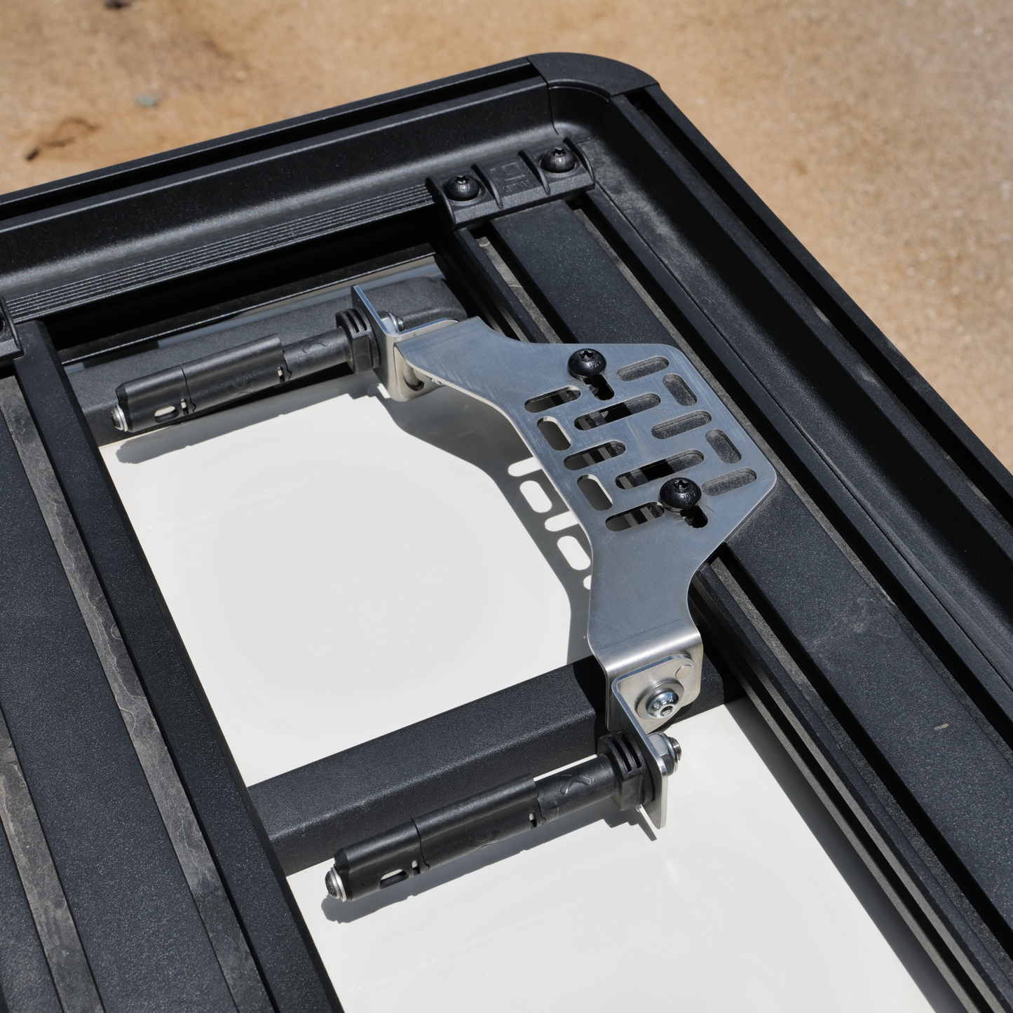 Overland Kitted Stealth Folding MAXTRAX® Roof Rack Mount