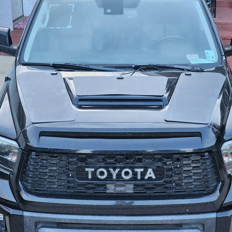 Toyota Tundra with Scoop 2nd Gen (2014-2021) Lensun 90W Hood Solar Panel