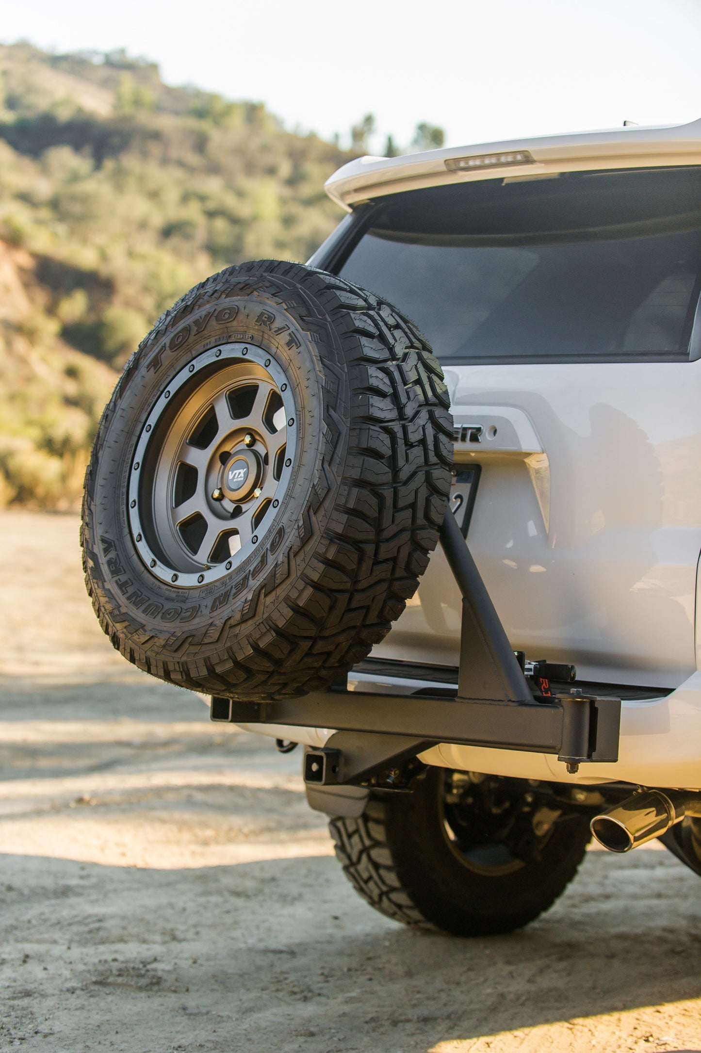 UltraSwing® Short-Fit Spare Tire Hitch Mount | RiGd Supply