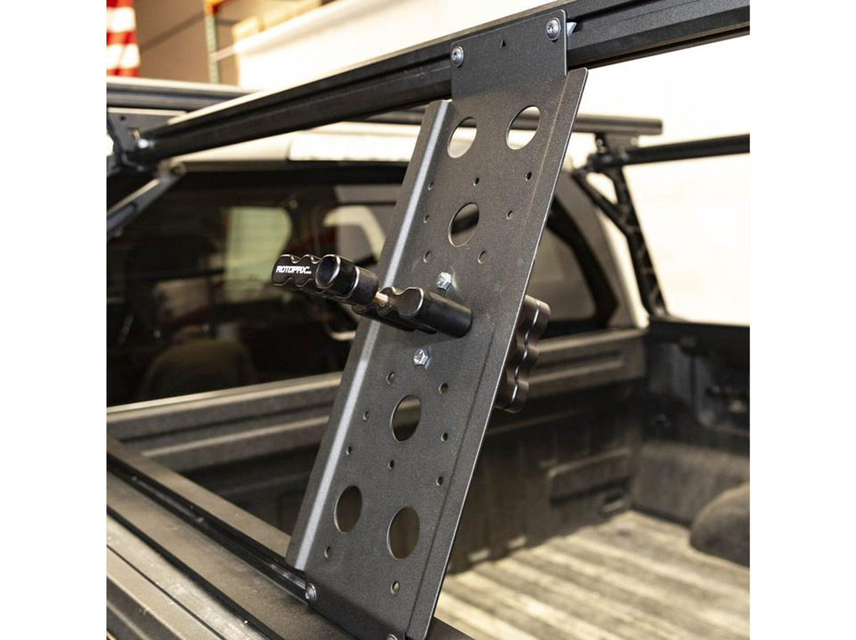 UNIVERSAL MOUNTING PLATE
