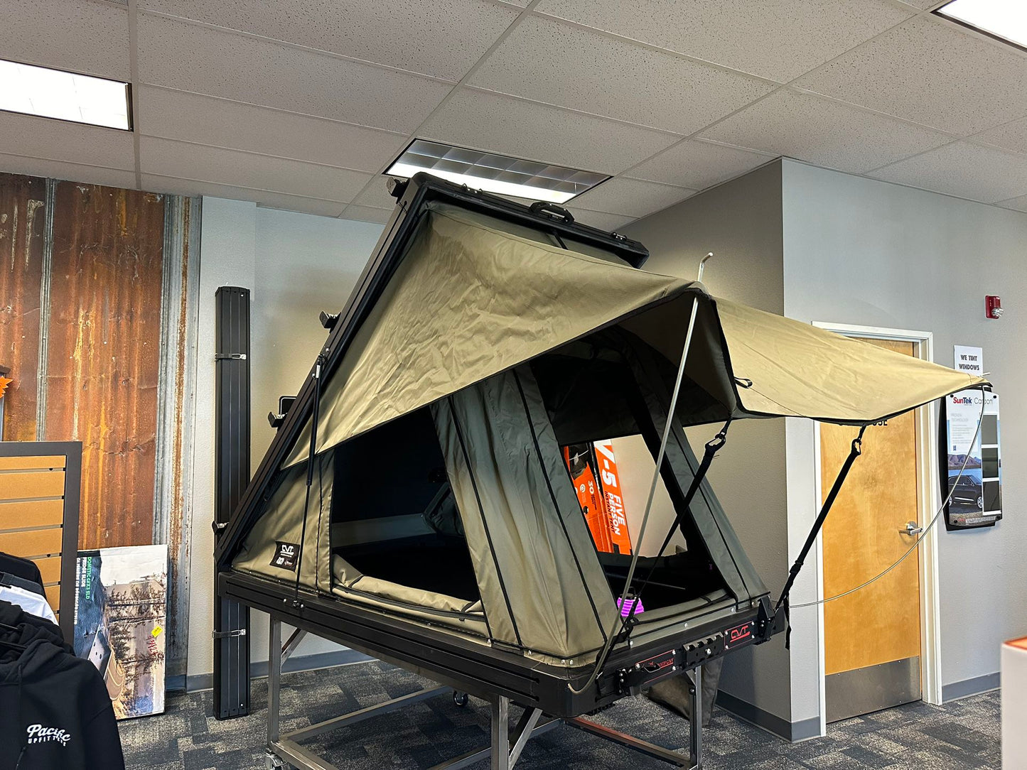 LIGHTLY USED BUSH COMPANY AX27 Roof Top Tent (In-Store Pickup or Install Only!)