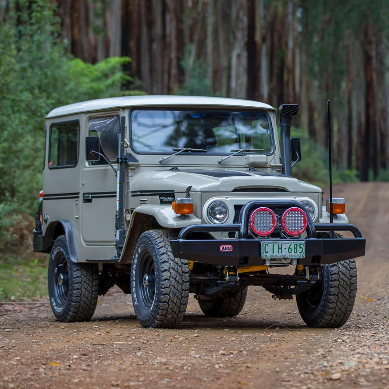 ARB Deluxe Bumper 3420020 - Toyota Land Cruiser FJ40 1969-85