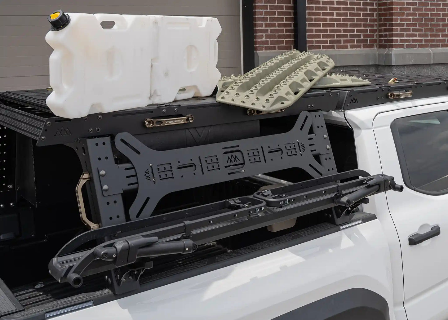 Universal Dogbone Aluminum Traction Board Mount