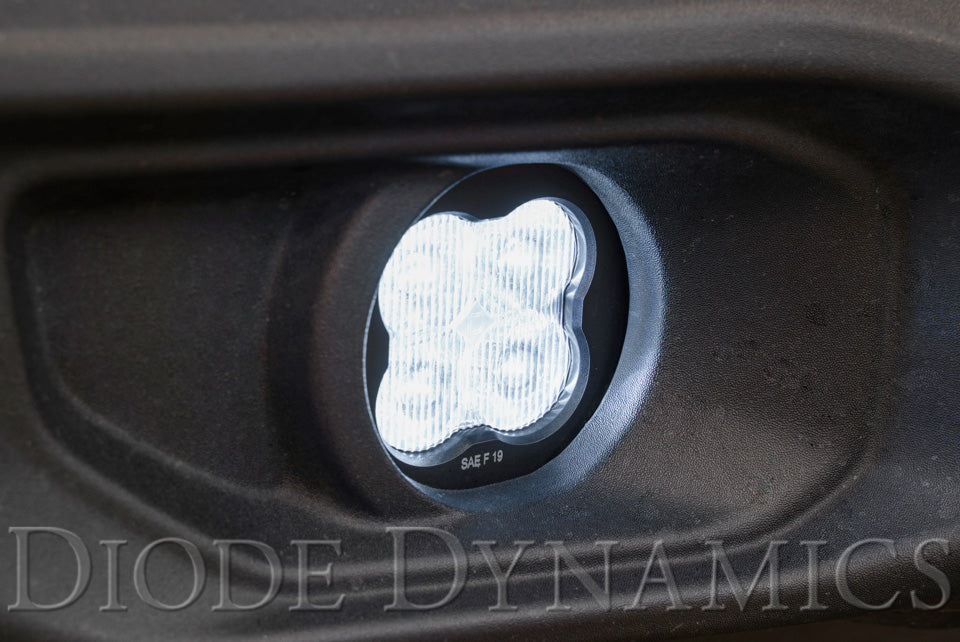 jeep_jl_ss3_typems_fog_close_on.jpg