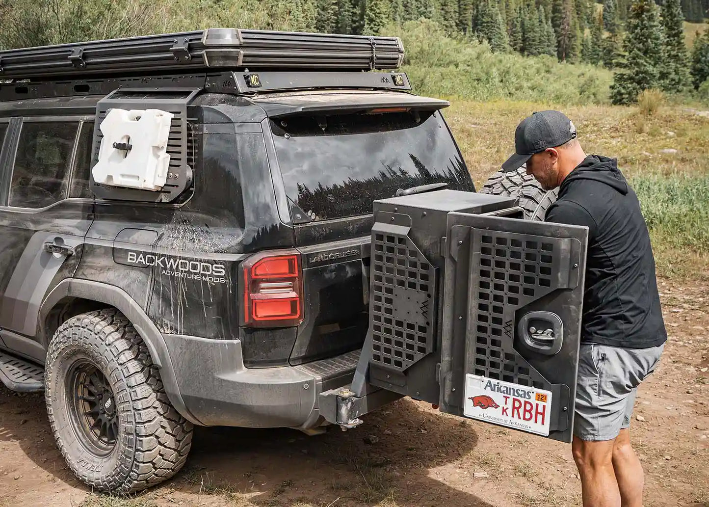 Universal Overland Storage Box (19x28x15)
