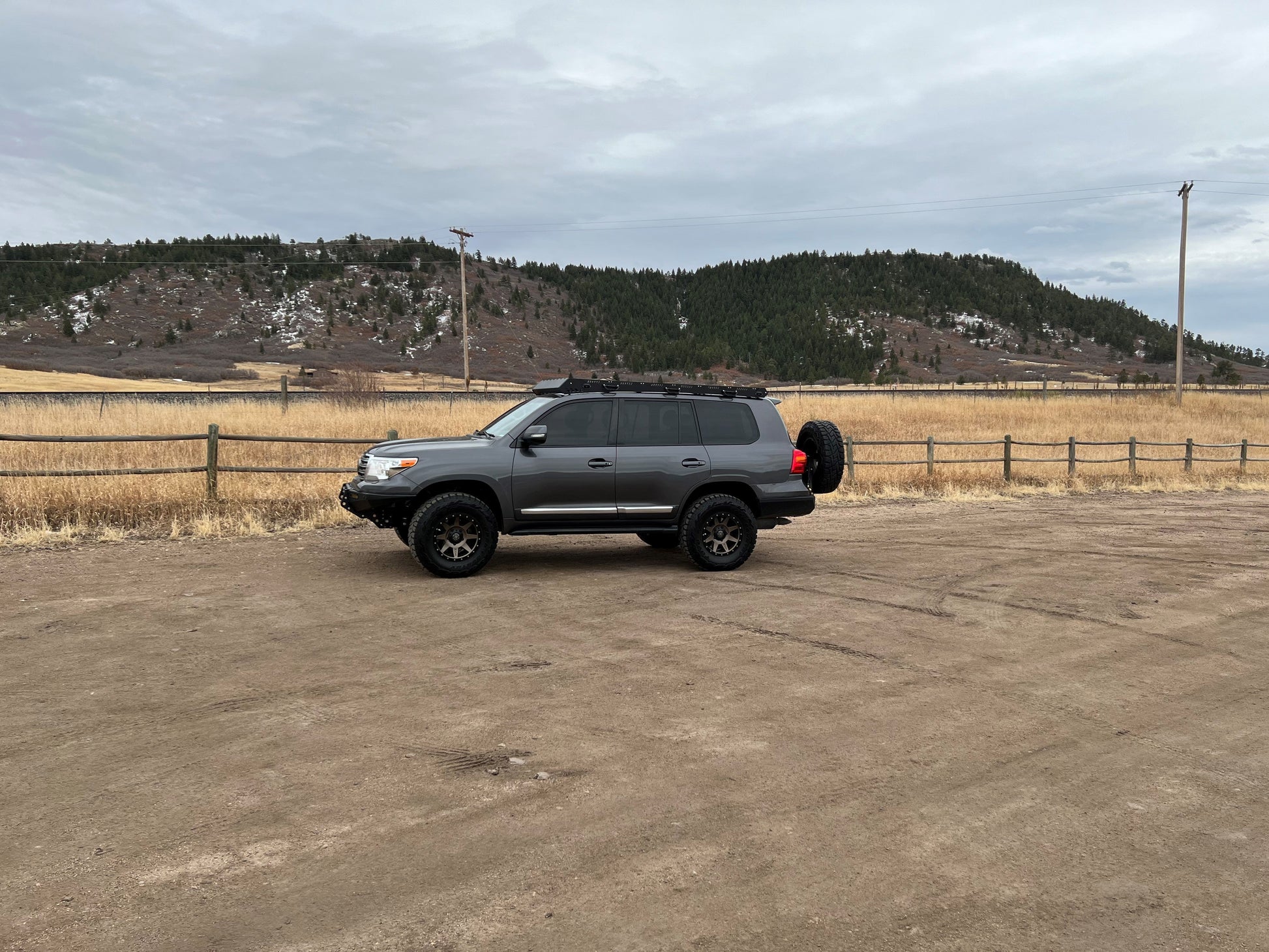 upTOP Overland | Alpha Toyota Land Cruiser 200 7th Generation Roof Rack (2007-2021)-Overland Roof Rack-upTOP Overland-upTOP Overland