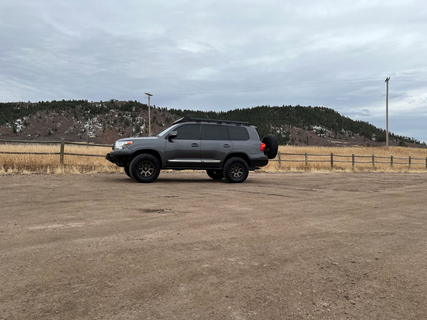 upTOP Overland | Alpha Toyota Land Cruiser 200 7th Generation Roof Rack (2007-2021)-Overland Roof Rack-upTOP Overland-upTOP Overland