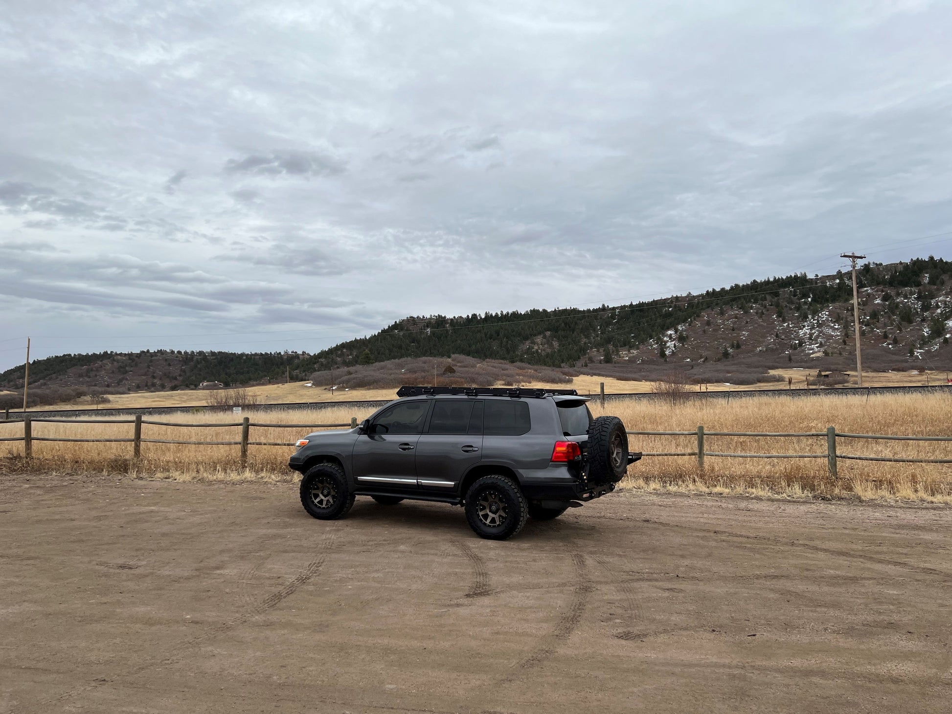 upTOP Overland | Alpha Toyota Land Cruiser 200 7th Generation Roof Rack (2007-2021)-Overland Roof Rack-upTOP Overland-upTOP Overland